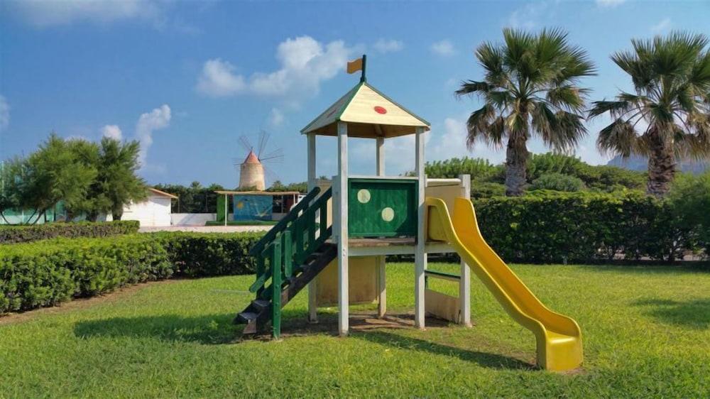 Hotel Baia Dei Mulini & 4*